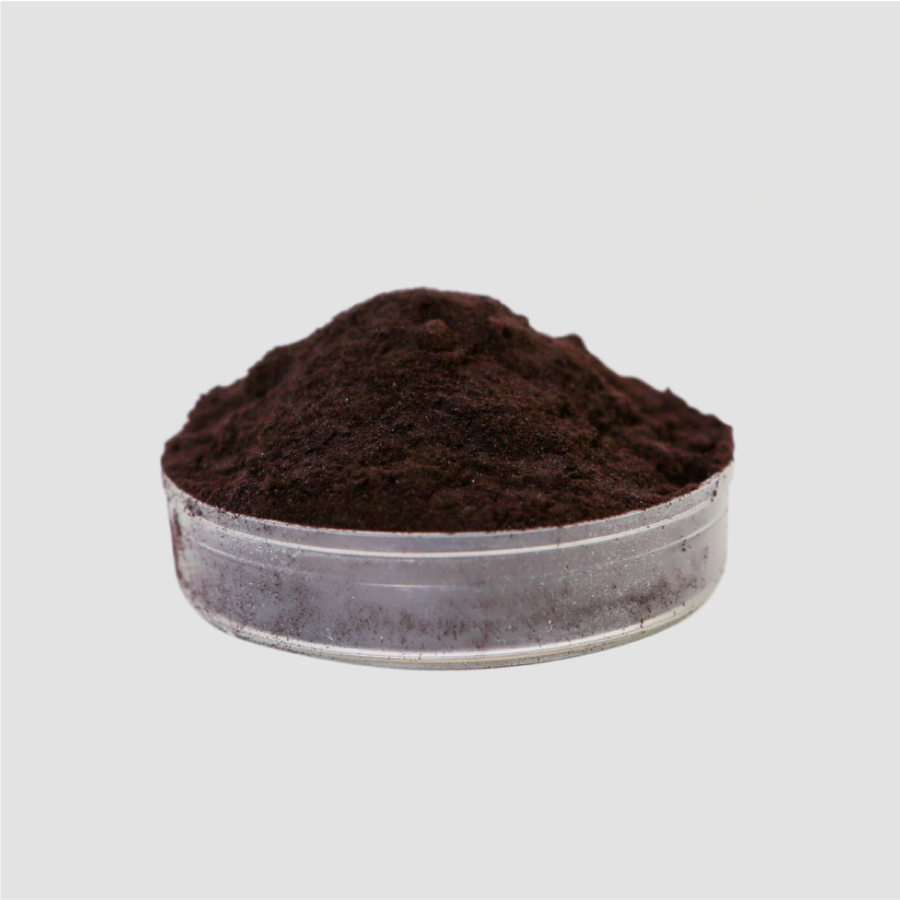 Vitis Vinifera LINNE 德國專利紅葡萄葉萃取 萃取自特殊歐洲紅葡萄品種,其葉子原為綠色,當季節轉變至秋天時葉子才會逐漸轉變為橘紅色,在此時期的葉子會產生大量的黃酮類及多酚類 化合物,但當葉子轉為紅色時,黃酮類及多酚類物質即漸漸減少,因此紅葡萄葉的採收十分不易 !